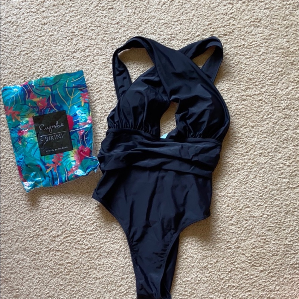 Cupshe Crisscross Black One Peice